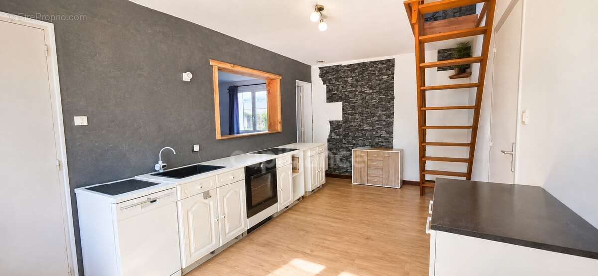 Toulon-sur-arroux – maison avec 2 garages attenants, jardin et combles aménageables - photo 2