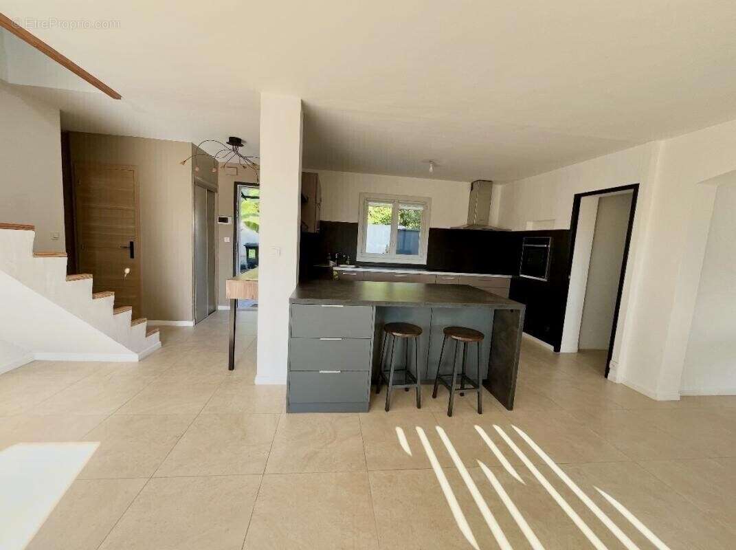 Sainte Maxime - Maison avec piscine - centre ville à pied - photo 6