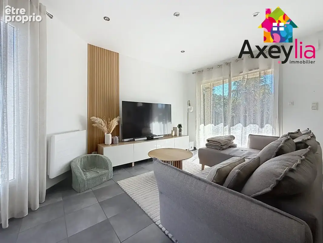A vendre - mably - maison de plain-pied avec 3 chambres, terrain, pergola et piscine - photo 9