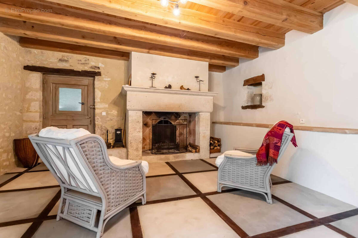 Country property with gites, 2 pools, atelier - photo 9