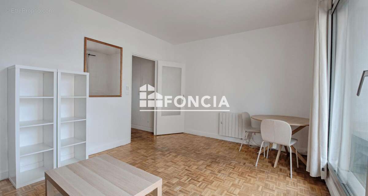 Appartement à PARIS-15E