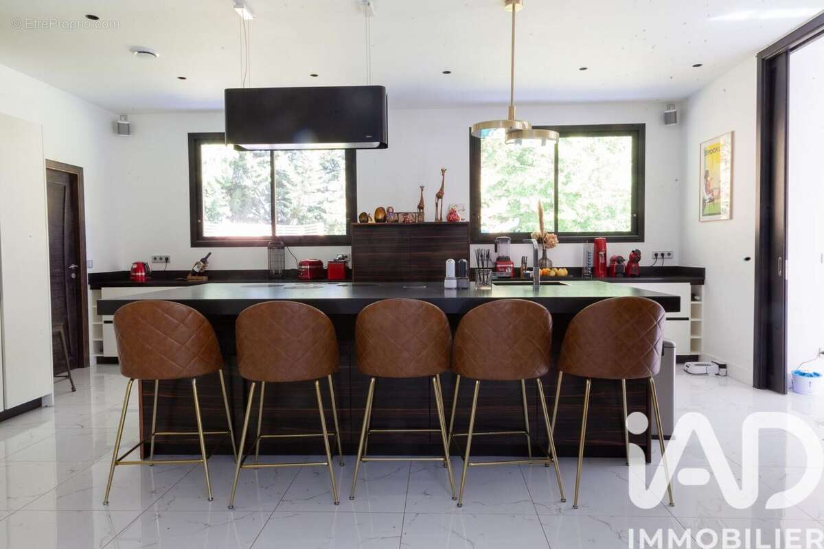 Photo 8 - Maison à MARNES-LA-COQUETTE