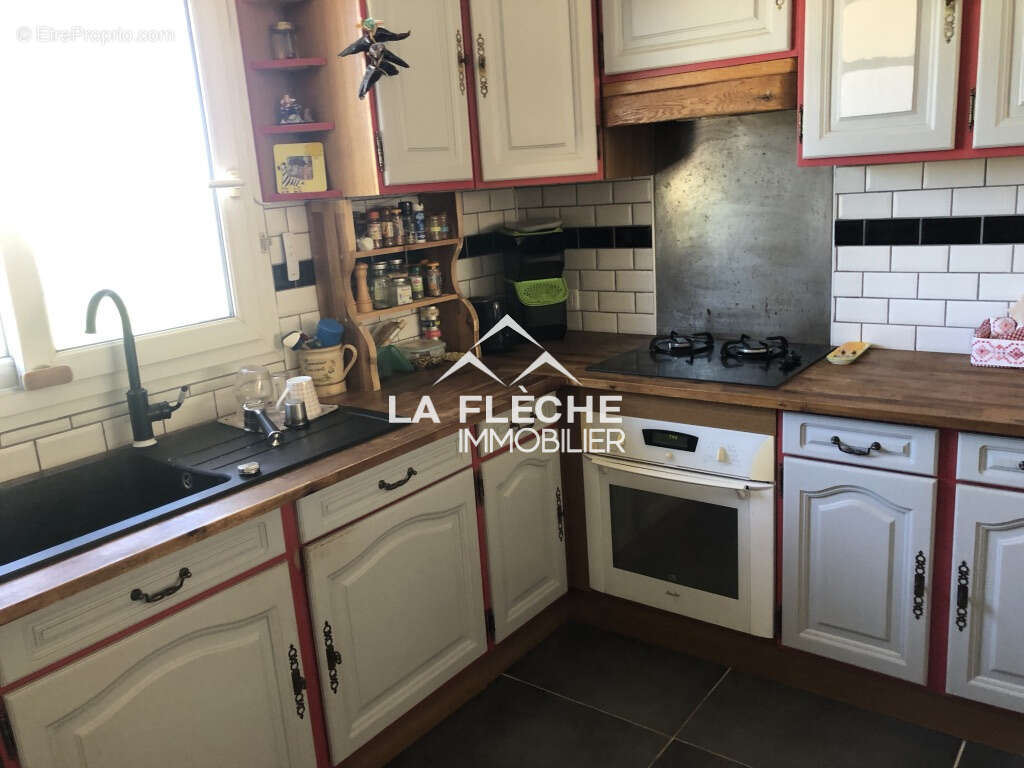 Maison à LA CHAPELLE-D'ALIGNE