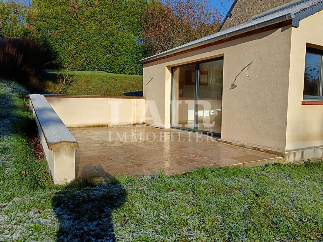 Maison à LE MELE-SUR-SARTHE