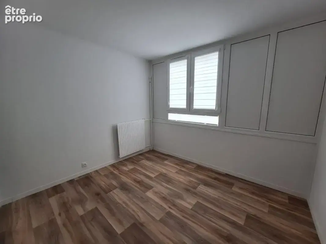 Trappes centre – appartement t5 rénové avec balcon – proche gare - photo 6