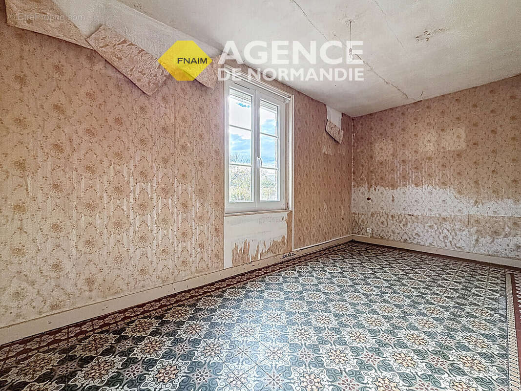 Maison à MONTREUIL-L&#039;ARGILLE