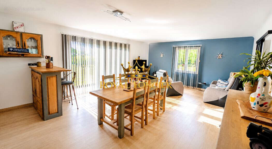 Maison 185 m² à Barrou  - photo 4