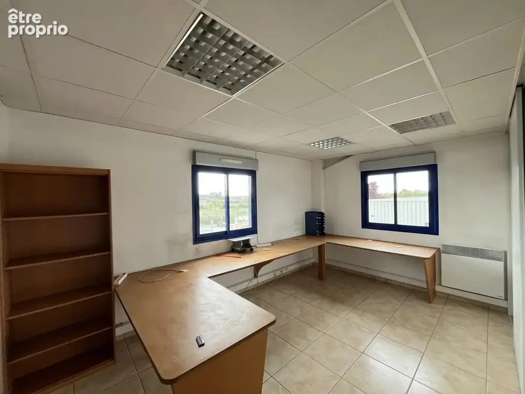 Local d'activite 305 m² - photo 9