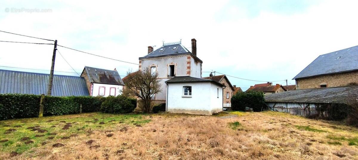Photo 1 - Maison à MOUTIER-ROZEILLE