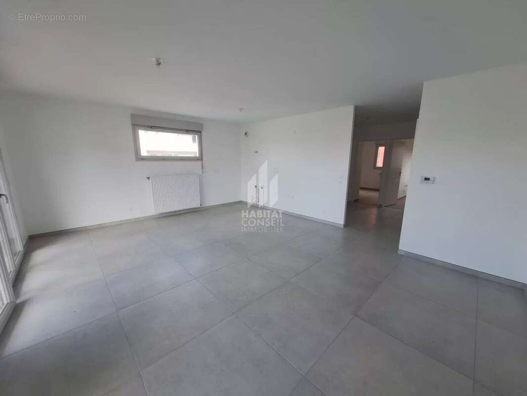 Appartement à MOIRANS