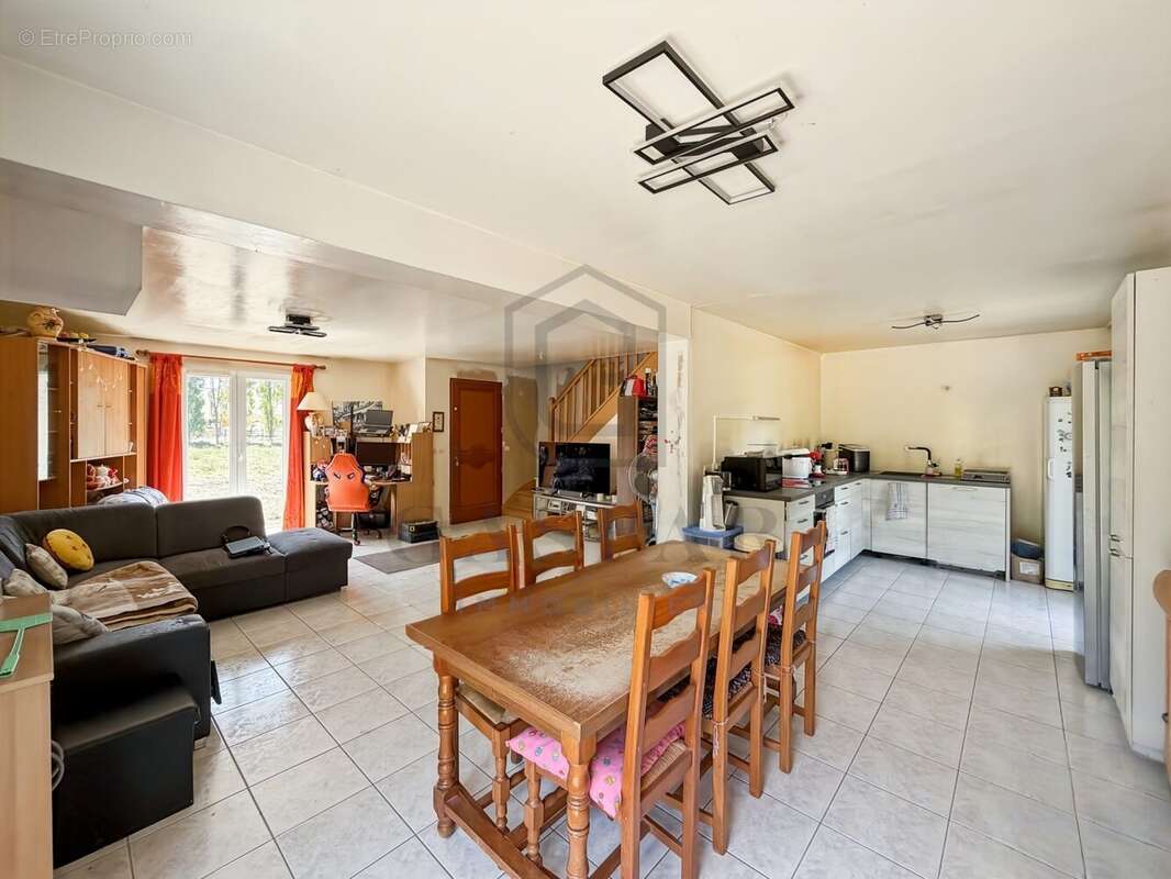 Maison 102 m² à Les Baux-De-Breteuil  - photo 4