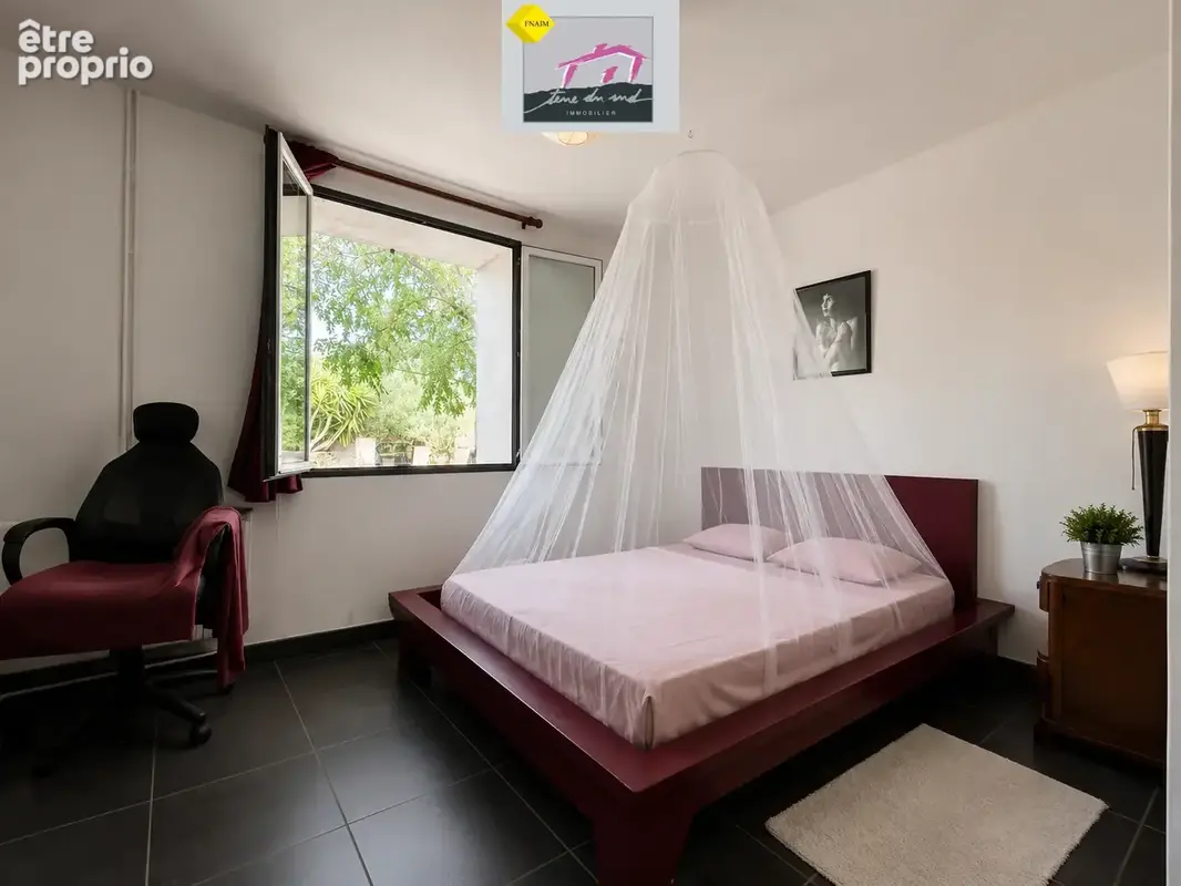 Maison en pierre avec piscine et vue dégagée - photo 12