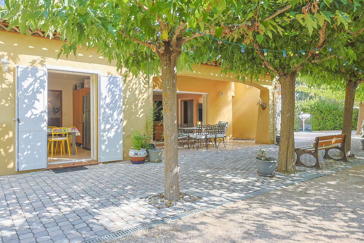 Maison à SOLLIES-TOUCAS