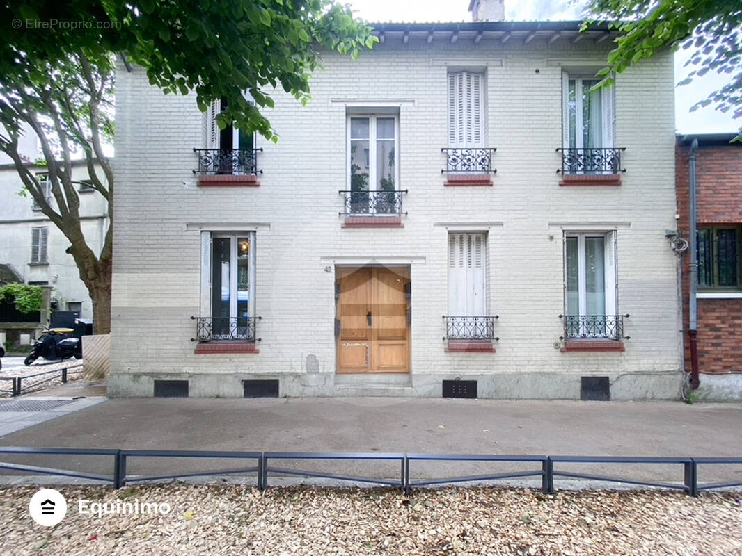 Appartement à LES LILAS