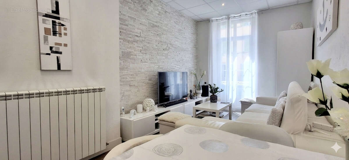 Appartement à VALLAURIS