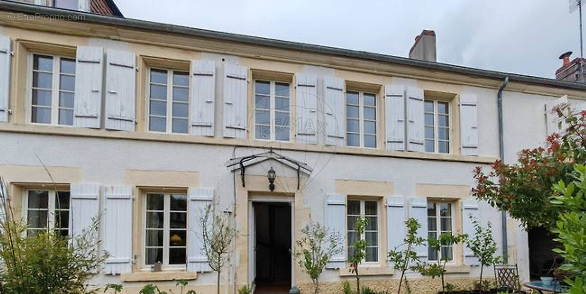 Maison à BEAUMONT-LA-FERRIERE