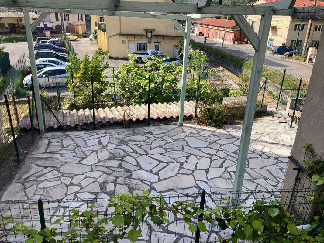 Appartement à CONTES