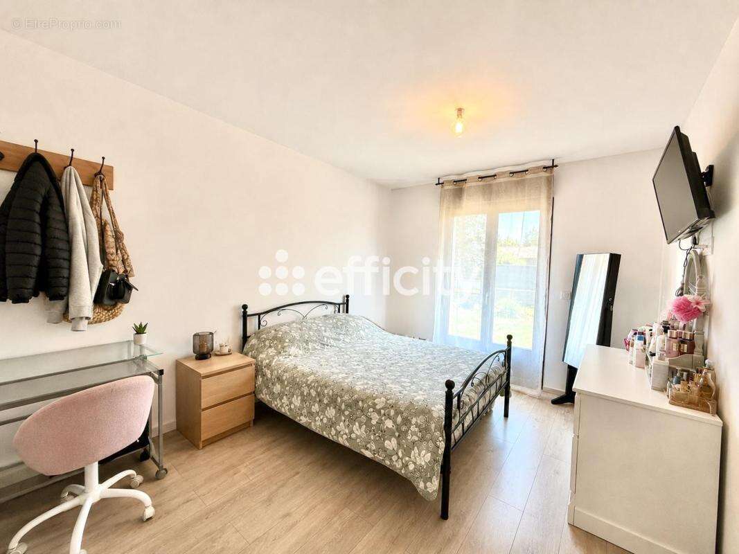 Maison 144 m² à Anizy-Le-Chateau  - photo 10