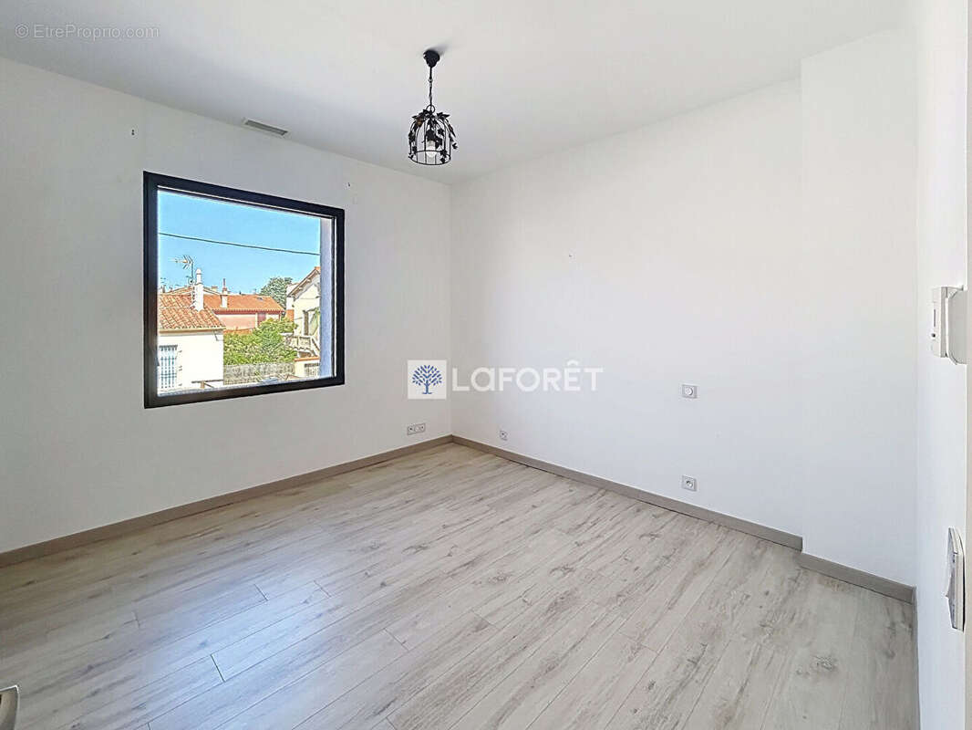 Perpignan Maison contemporaine  -147 m² - 4 faces - Terrain traversant de 500 m² - photo 8