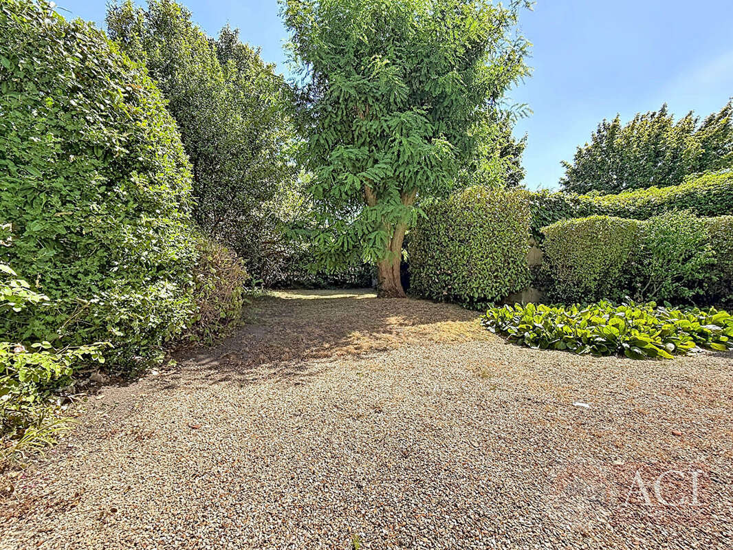 appartement 3 pièces dans une copropriété au pied de la gare d'Enghien-les-Bains - photo 8