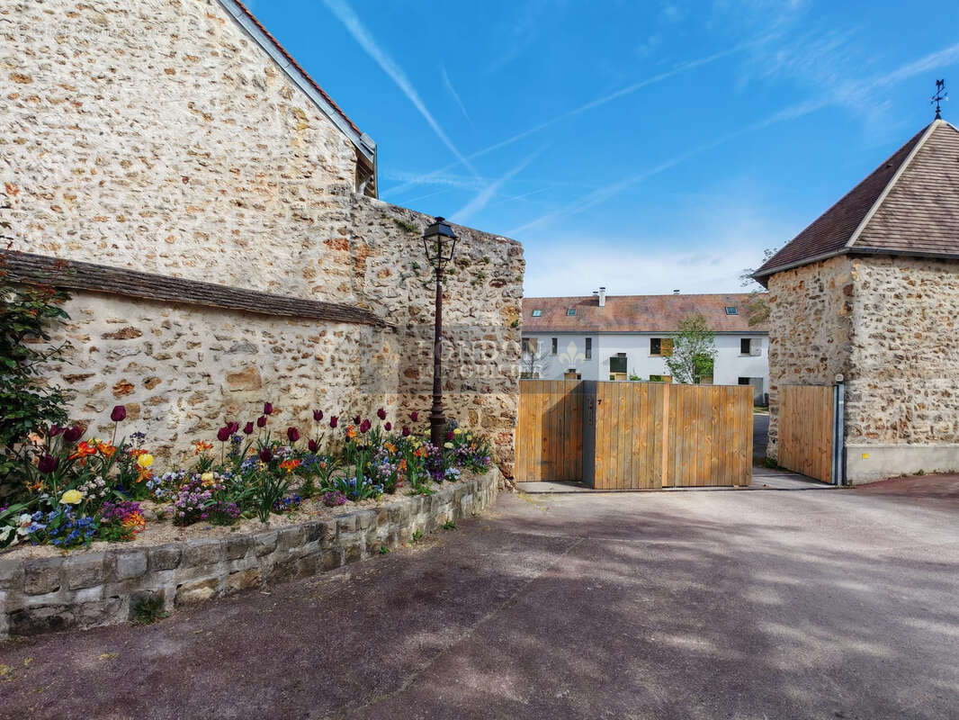 Maison à LES LOGES-EN-JOSAS
