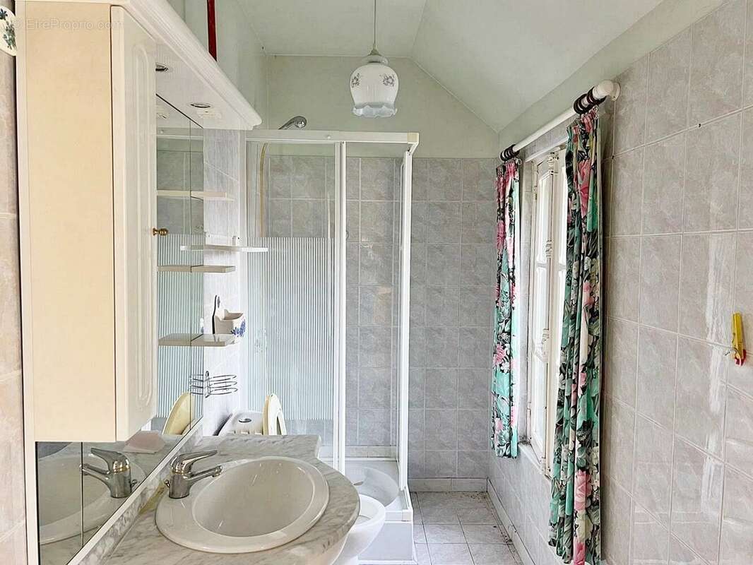 Maison à SAINT-MAUR-DES-FOSSES