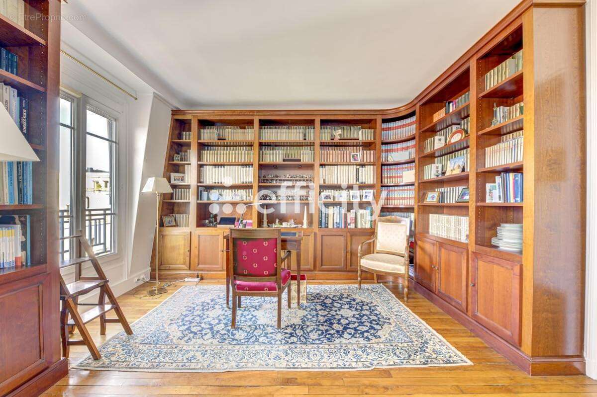 Appartement à LEVALLOIS-PERRET