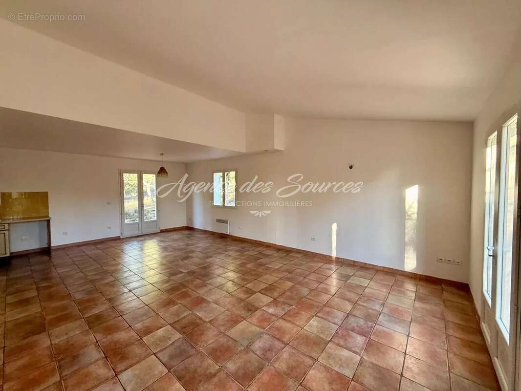 Maison à SAINT-MAXIMIN-LA-SAINTE-BAUME