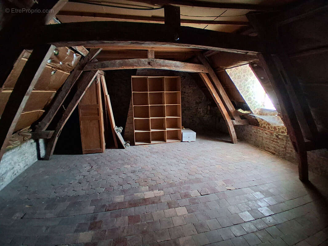 Maison à ETREAUPONT