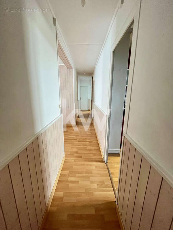 Appartement à SAINT-JEAN-DE-LA-RUELLE