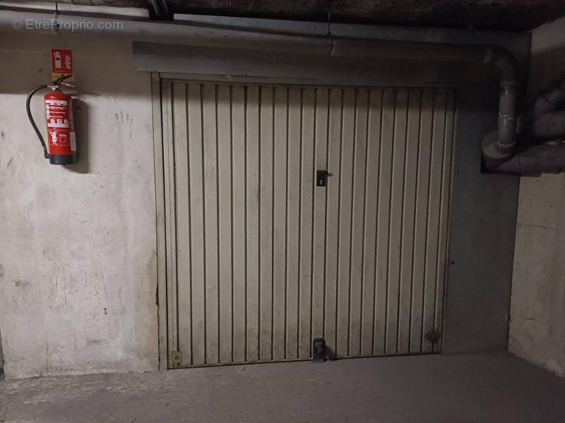 Parking à CAGNES-SUR-MER