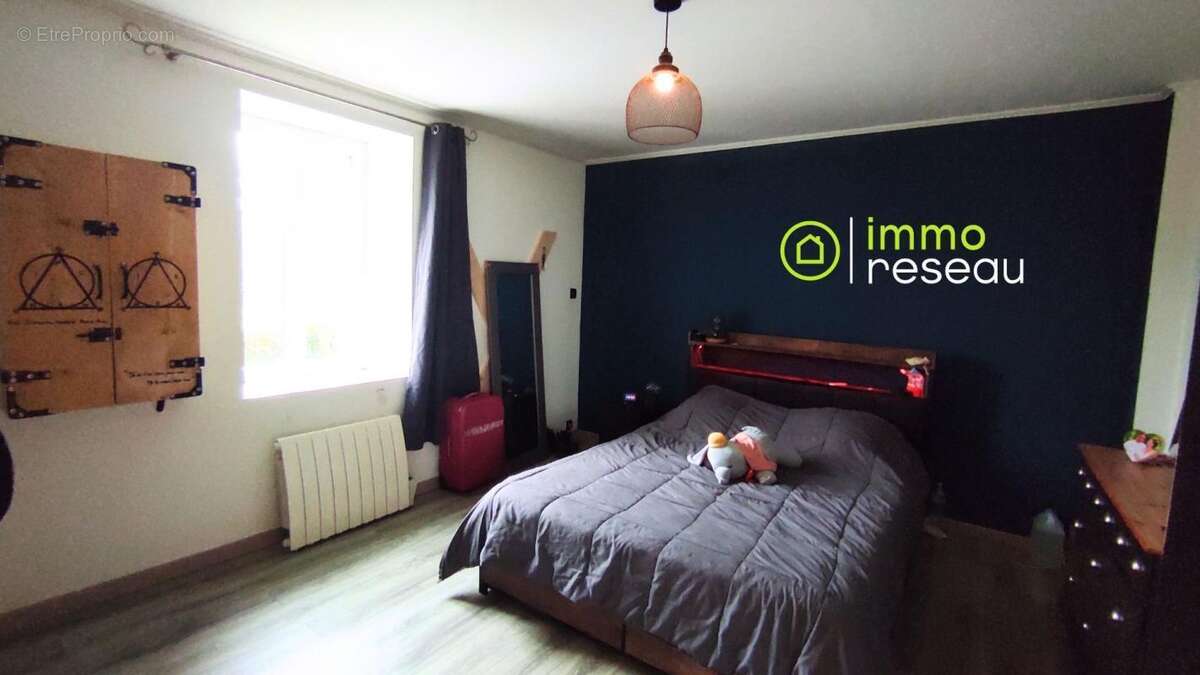 Maison à SAINT-JACQUES-DE-NEHOU