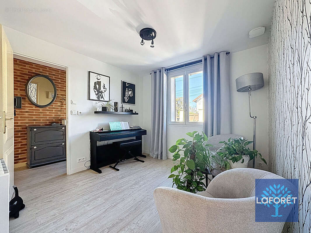 Maison à CHILLY-MAZARIN