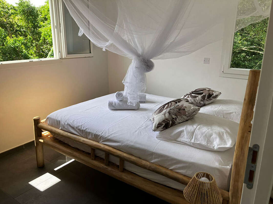 Maison à LES TROIS-ILETS