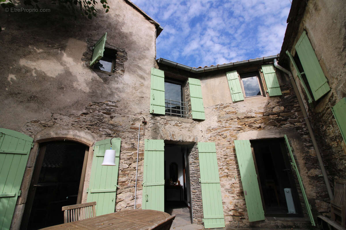 Maison à COLOMBIERES-SUR-ORB