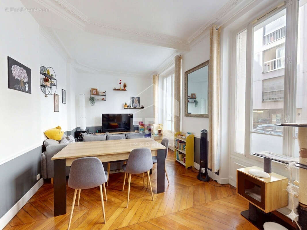 Appartement à PARIS-15E