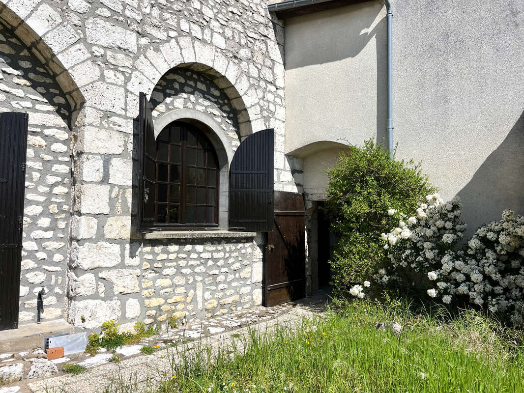 Maison à MONTBOUY