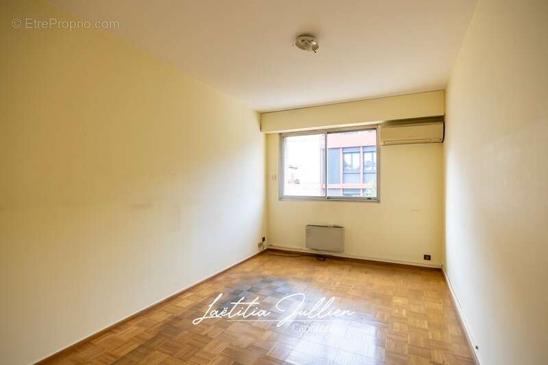Appartement à MARSEILLE-4E