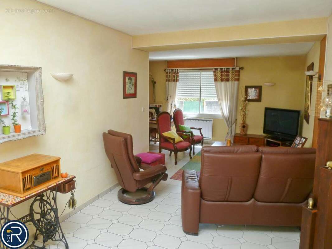 Maison 130 m² à Montsurs  - photo 6