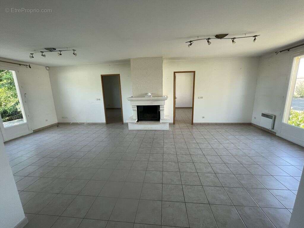 Maison - 140m ² - photo 4