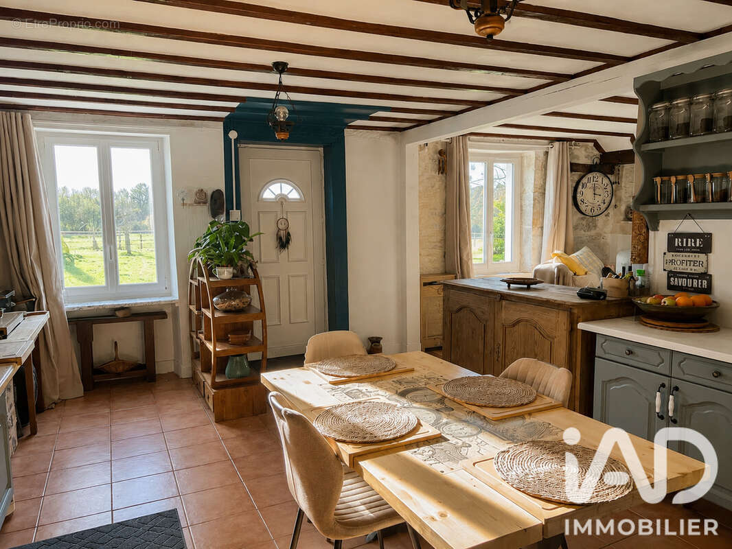 Maison 110 m² à Ambernac  - photo 5