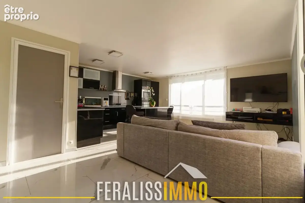 Appartement F4 avec terrasse et box voiture en sous-sol ! - photo 2
