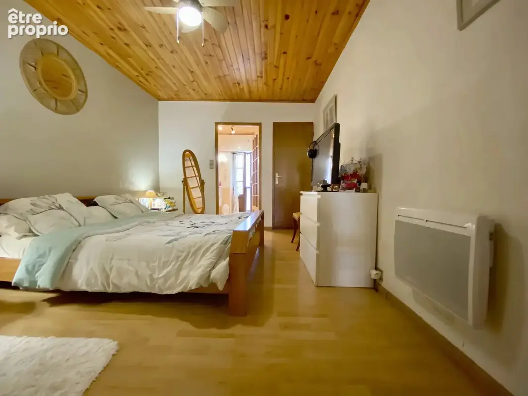 Belle bâtisse en pierre avec local commercial au cœur de Monflanquin - photo 8