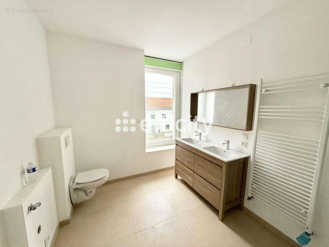 Maison à COSNES-ET-ROMAIN