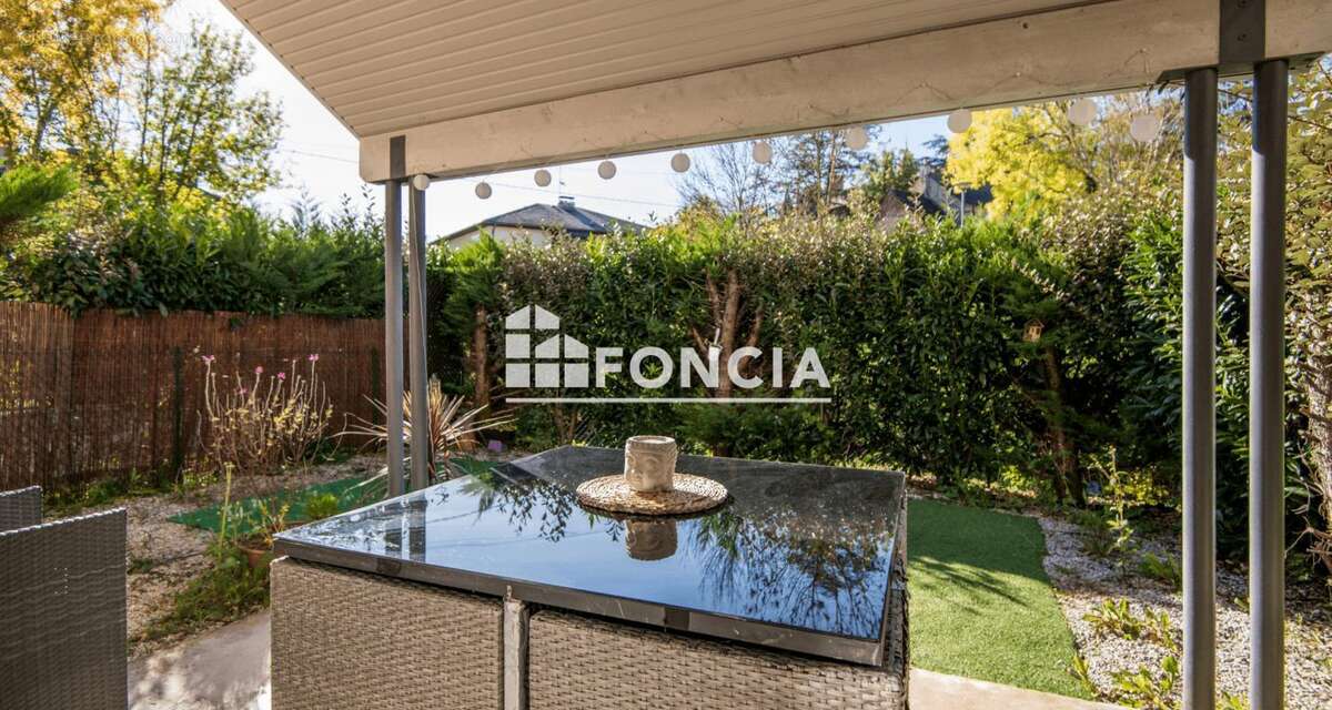 Maison à ONET-LE-CHATEAU