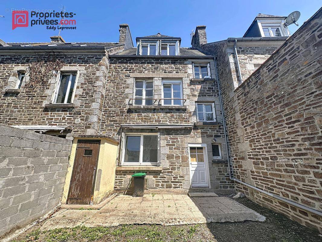 Maison à SOURDEVAL