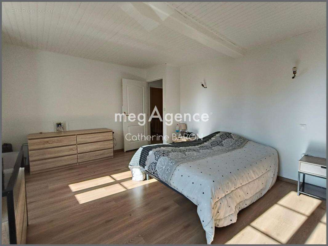 Maison en pierre 190m2 - 3 chambres - bureau - Jardin - photo 7