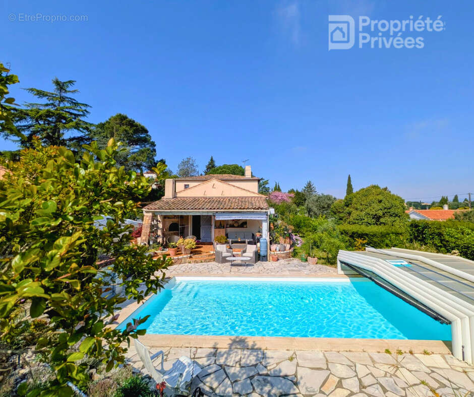 Maison à ROQUEBRUNE-SUR-ARGENS