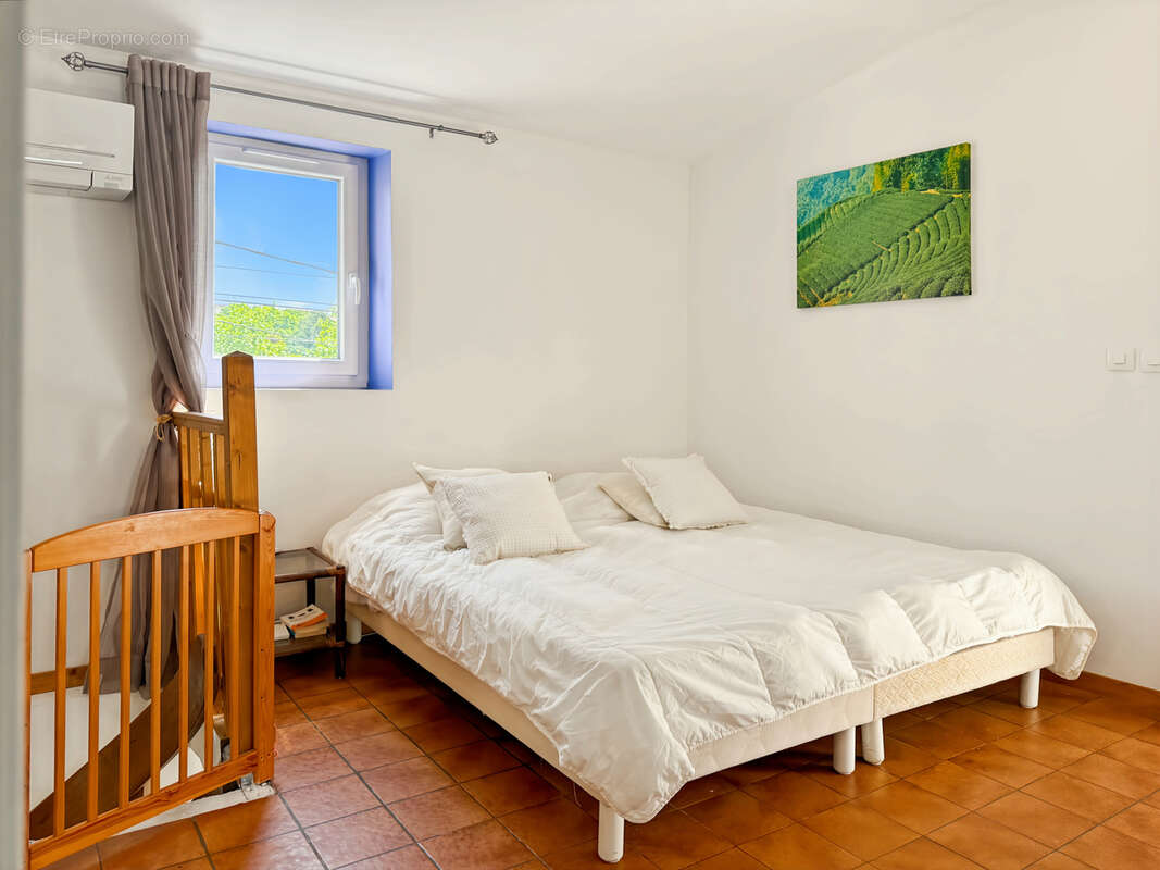 Maison à VILLENEUVE-DE-BERG