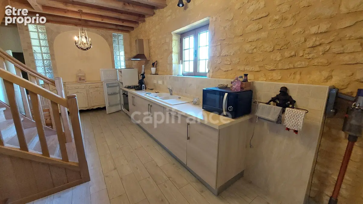 A vendre, maison de 364 m² entourée de plus de 2,5 hectares de terrain à Carsac-Aillac avec 3 gîtes meublés, une maison d'habita - photo 14